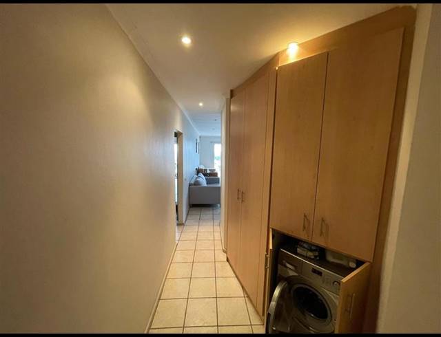 2 BEDROOM PROPERTY TO RENT IN VREDEHOEK